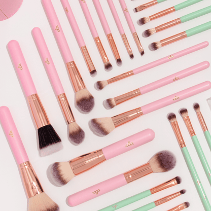pink and mint makeup brushes